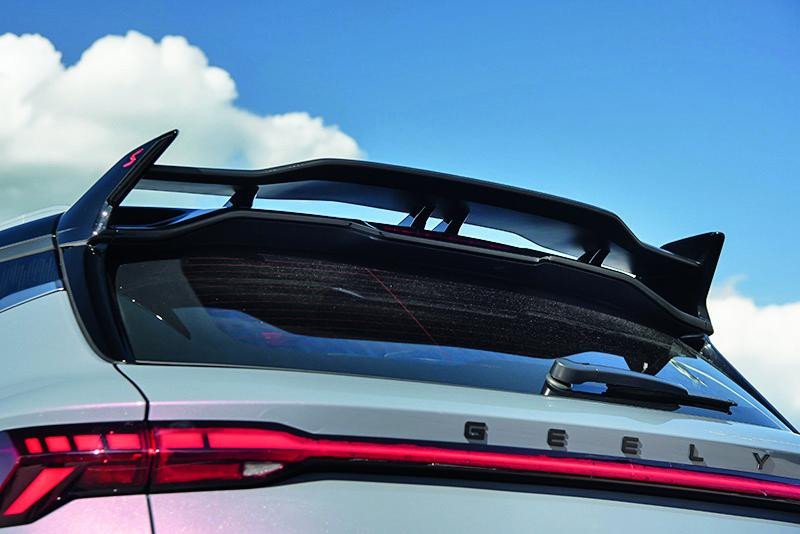 Geely Coolray Mid Option