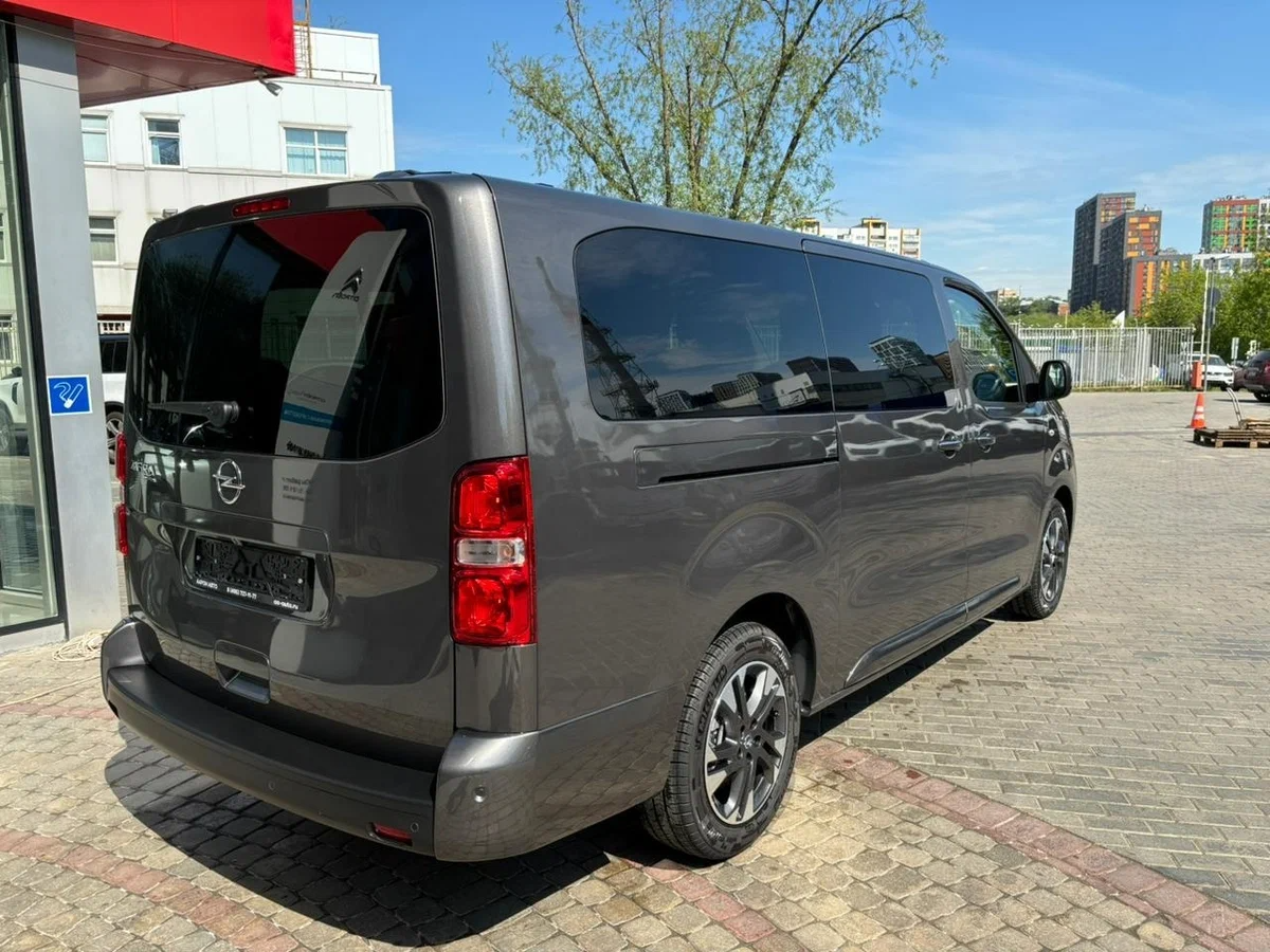 Opel Zafira 9 Seats