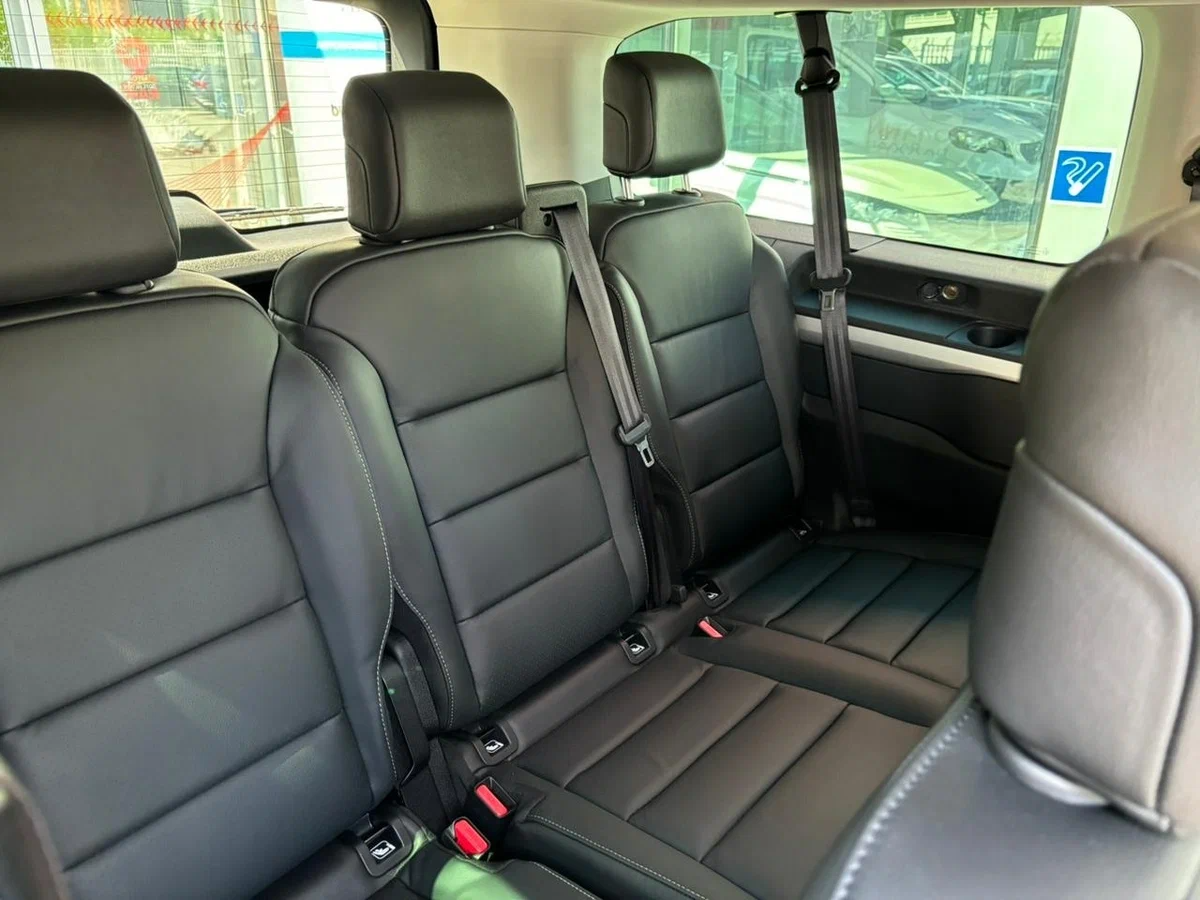 Opel Zafira 9 Seats